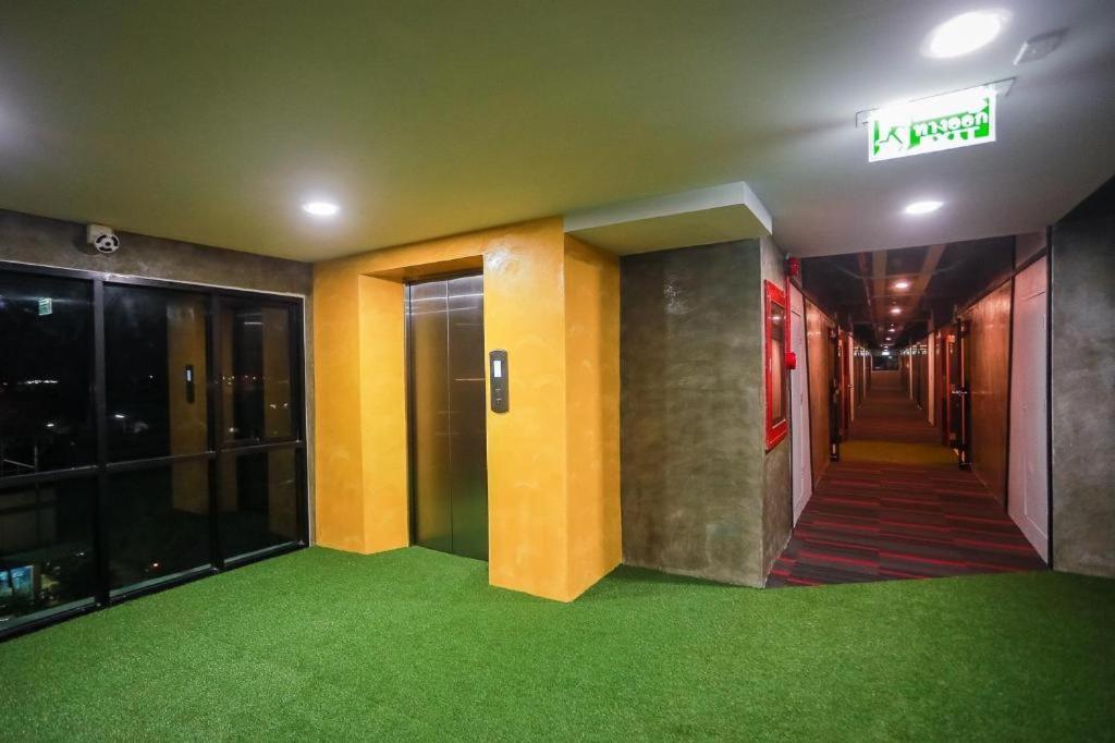 Ps Extra Hotel Hatjaj Kültér fotó