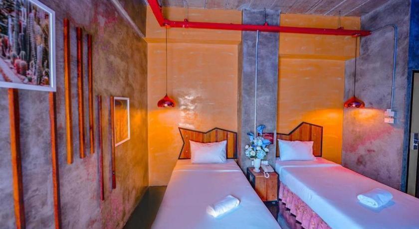 Ps Extra Hotel Hatjaj Kültér fotó
