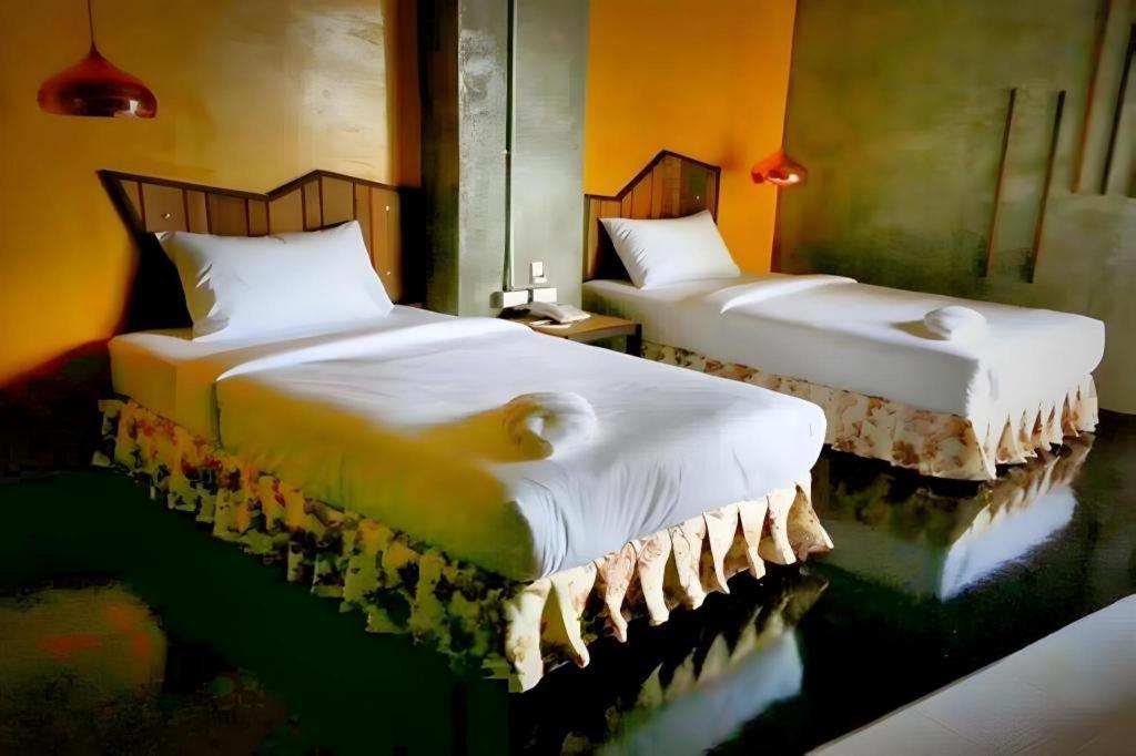 Ps Extra Hotel Hatjaj Kültér fotó
