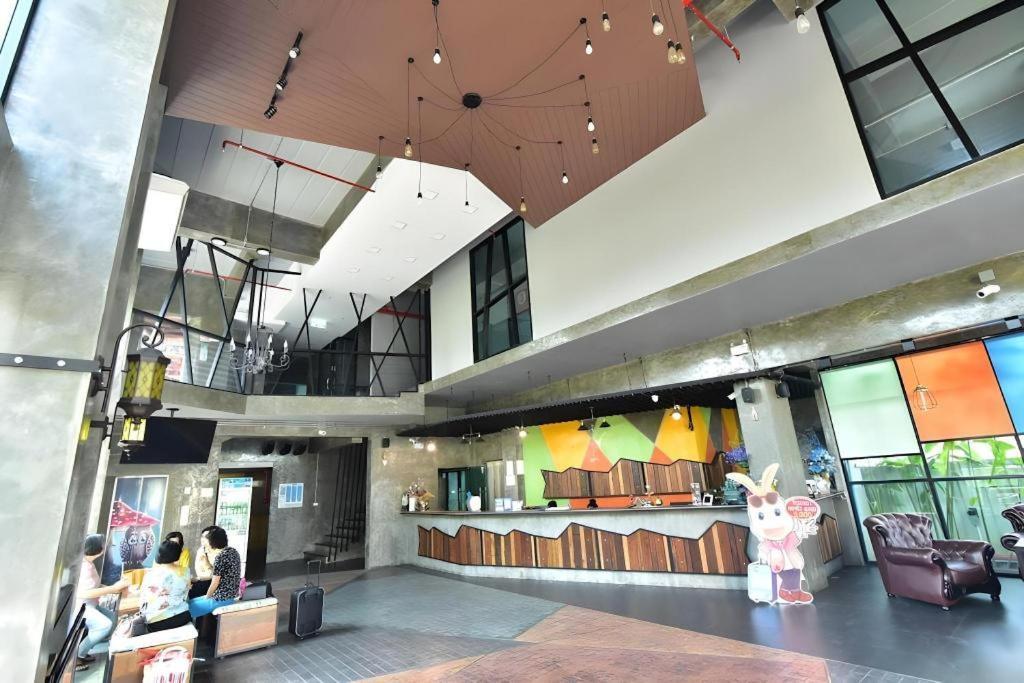 Ps Extra Hotel Hatjaj Kültér fotó